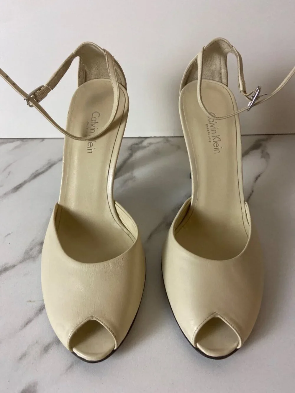 Calvin Klein Womens Peep-Toe Cream Heels With Ankle Strap Size 6 4-Inch Heel Mad